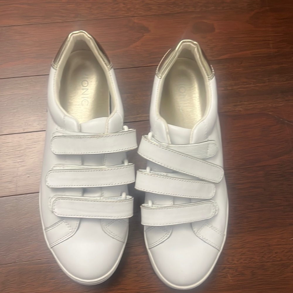 New Vionic sneakers